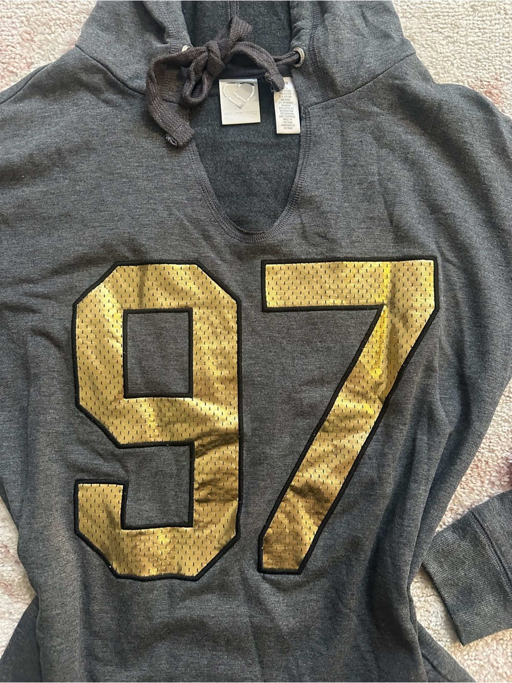 Aeropostale Live Love Dream "97" Hoodie
Shirt - Picture 3 of 4